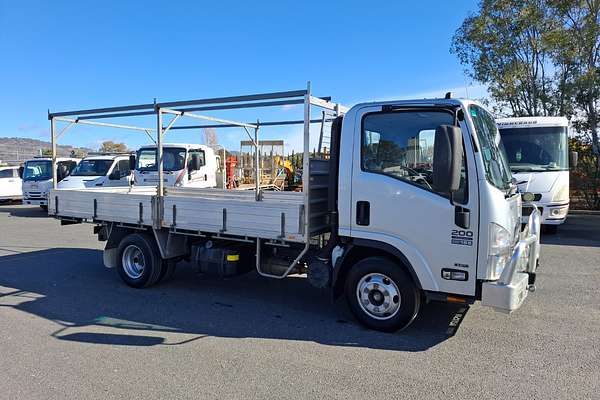 2014 Isuzu N Series NPR 200/275 Premium 4x2