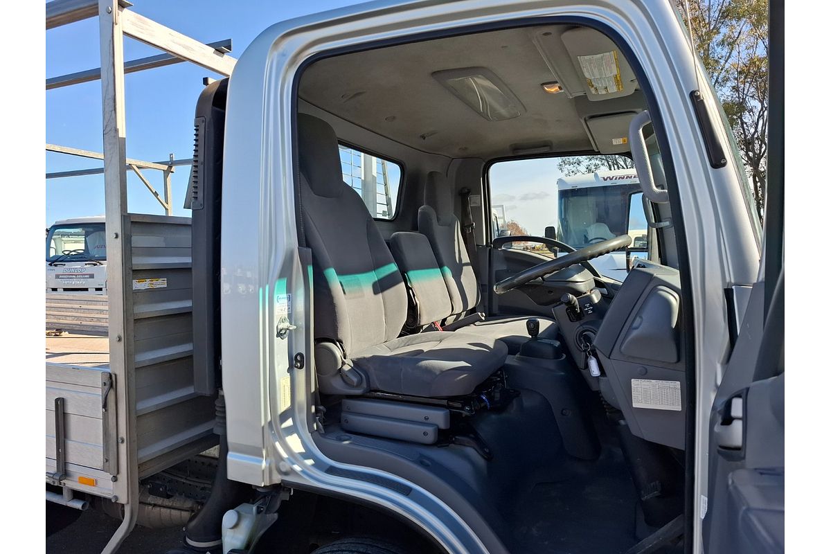 2014 Isuzu N Series NPR 200/275 Premium 4x2