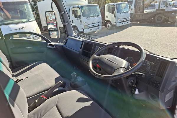 2014 Isuzu N Series NPR 200/275 Premium 4x2