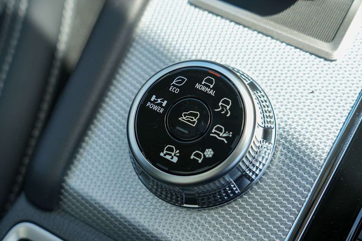 2025 Mitsubishi Outlander PHEV Exceed ZM