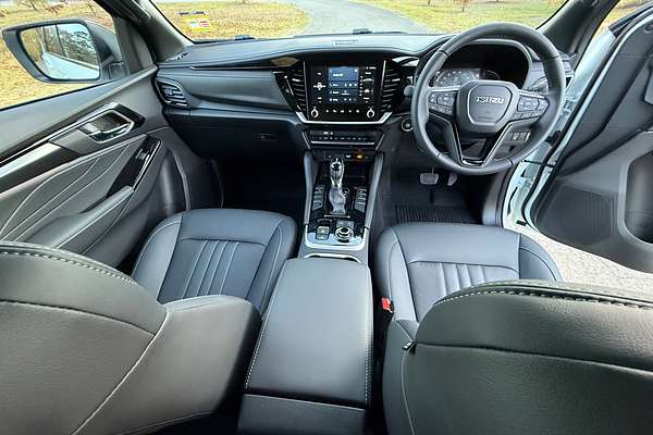 2025 Isuzu MU-X LS-T