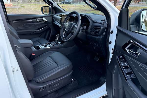 2025 Isuzu MU-X LS-T