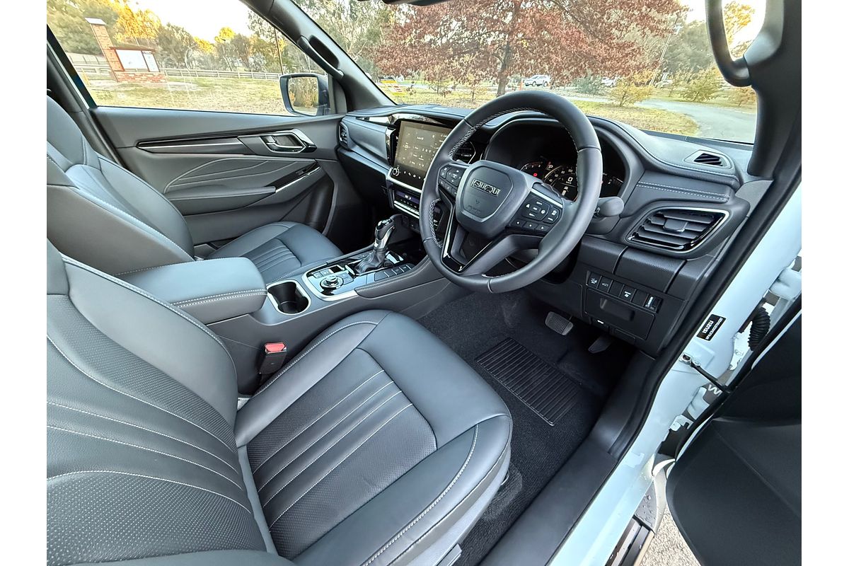 2025 Isuzu MU-X LS-T