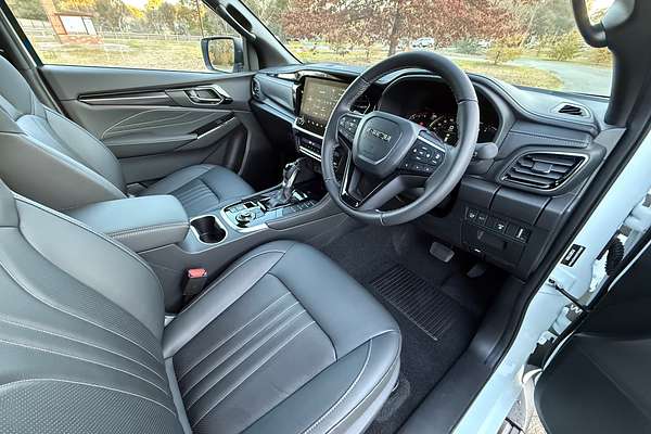 2025 Isuzu MU-X LS-T