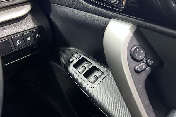 2023 Mitsubishi Eclipse Cross LS YB