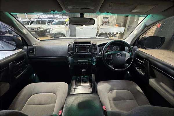 2010 Toyota Landcruiser GXL UZJ200R