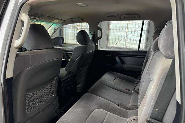 2010 Toyota Landcruiser GXL UZJ200R