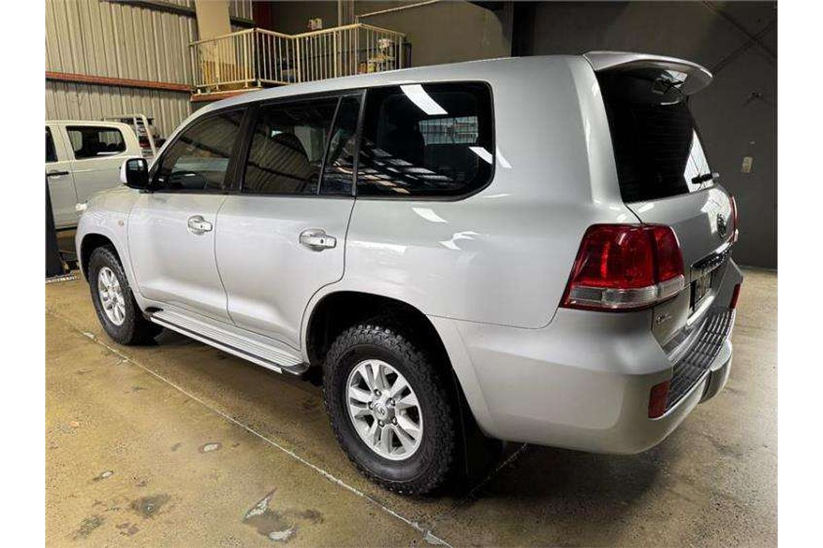 2010 Toyota Landcruiser GXL UZJ200R