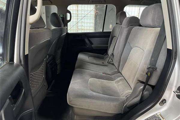 2010 Toyota Landcruiser GXL UZJ200R