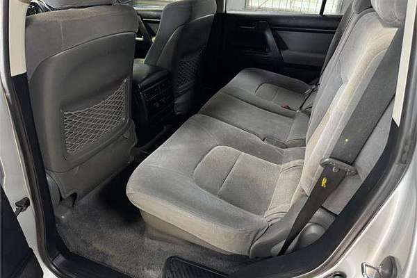 2010 Toyota Landcruiser GXL UZJ200R