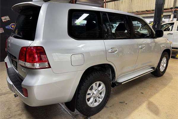 2010 Toyota Landcruiser GXL UZJ200R