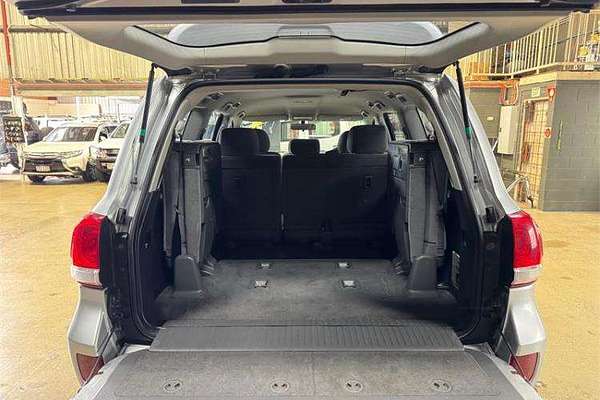 2010 Toyota Landcruiser GXL UZJ200R