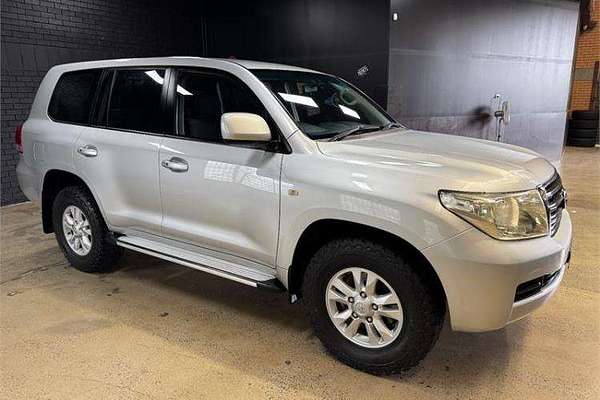 2010 Toyota Landcruiser GXL UZJ200R