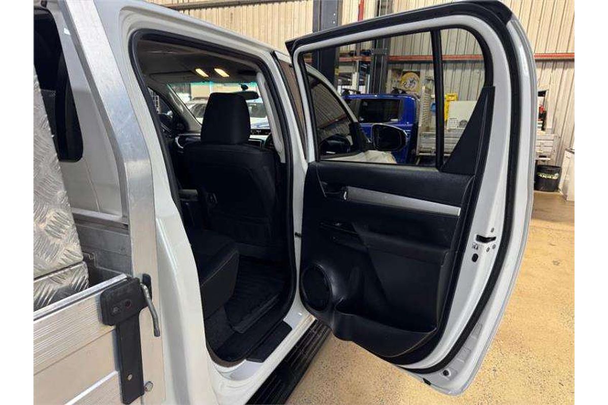 2017 Toyota Hilux SR5 GUN126R 4X4