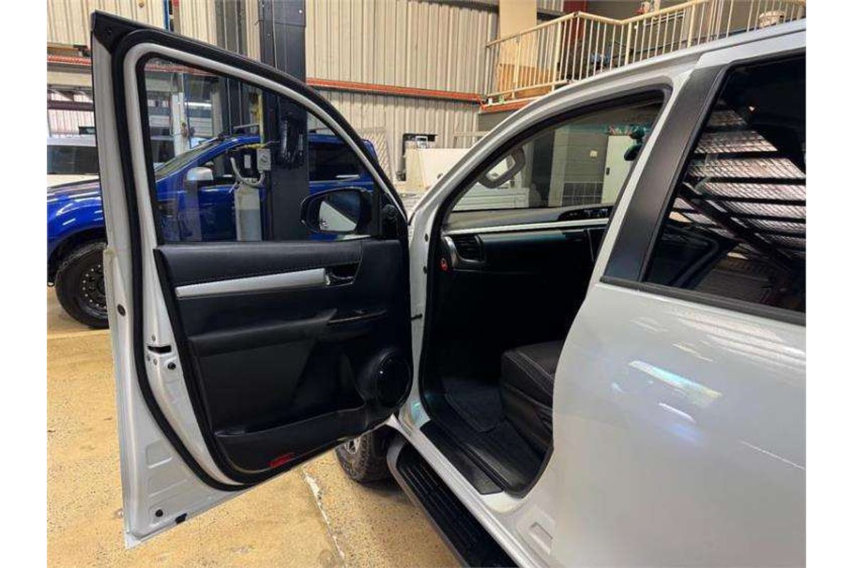2017 Toyota Hilux SR5 GUN126R 4X4