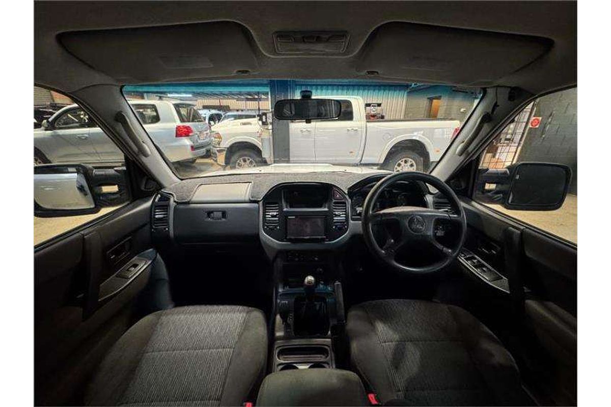 2003 Mitsubishi Pajero GLX NP