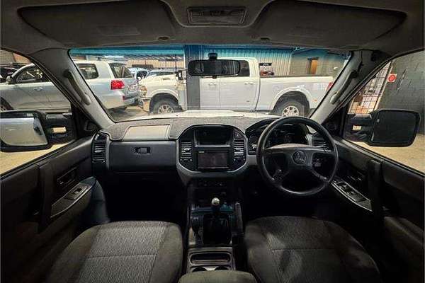2003 Mitsubishi Pajero GLX NP