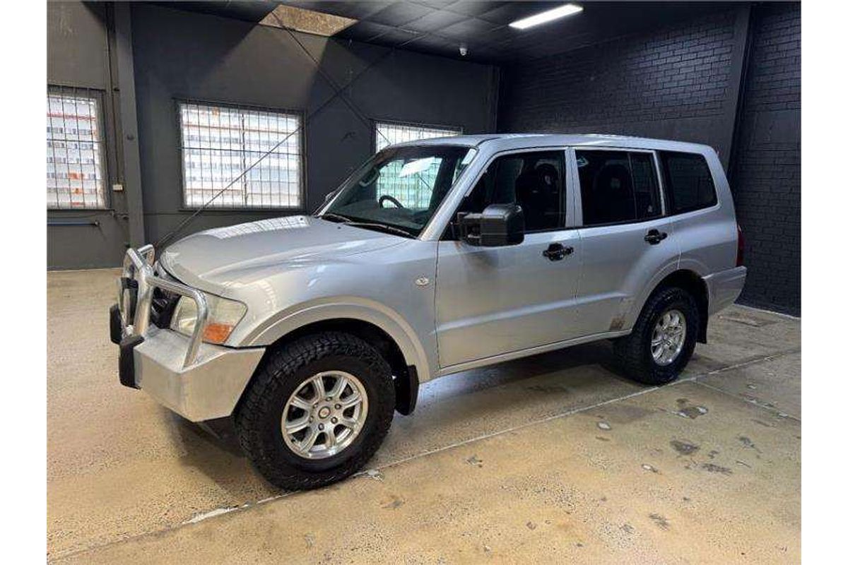 2003 Mitsubishi Pajero GLX NP
