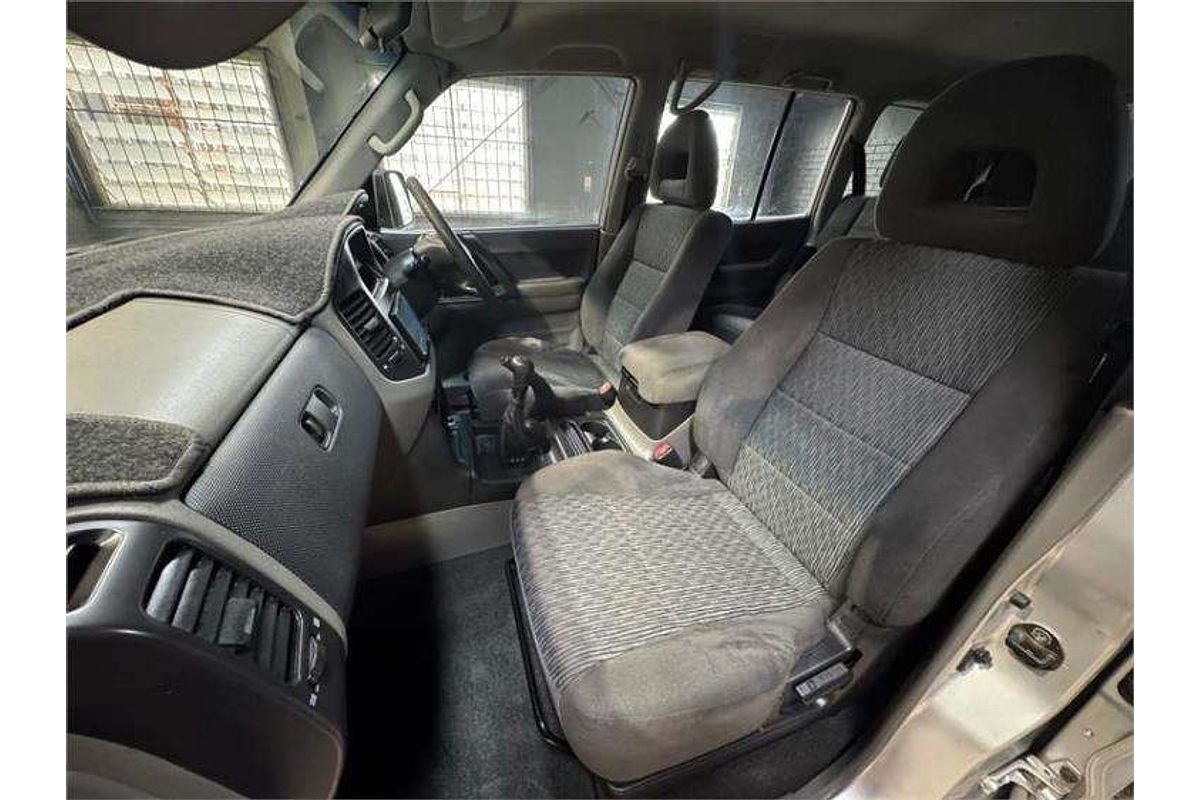 2003 Mitsubishi Pajero GLX NP