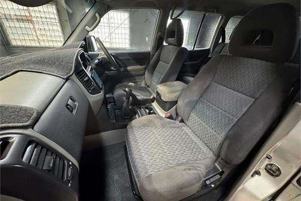 2003 Mitsubishi Pajero GLX NP
