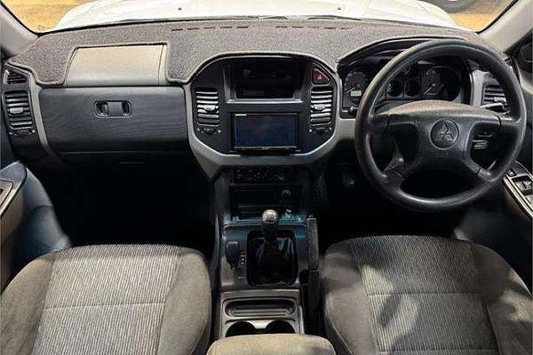 2003 Mitsubishi Pajero GLX NP
