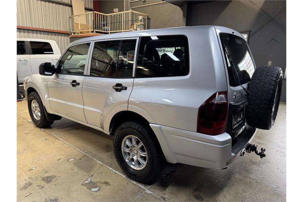 2003 Mitsubishi Pajero GLX NP
