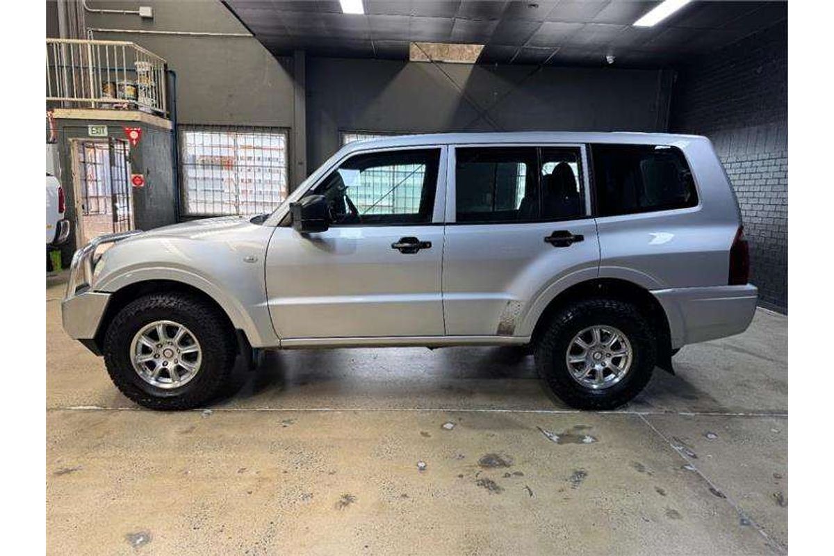 2003 Mitsubishi Pajero GLX NP