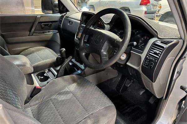 2003 Mitsubishi Pajero GLX NP