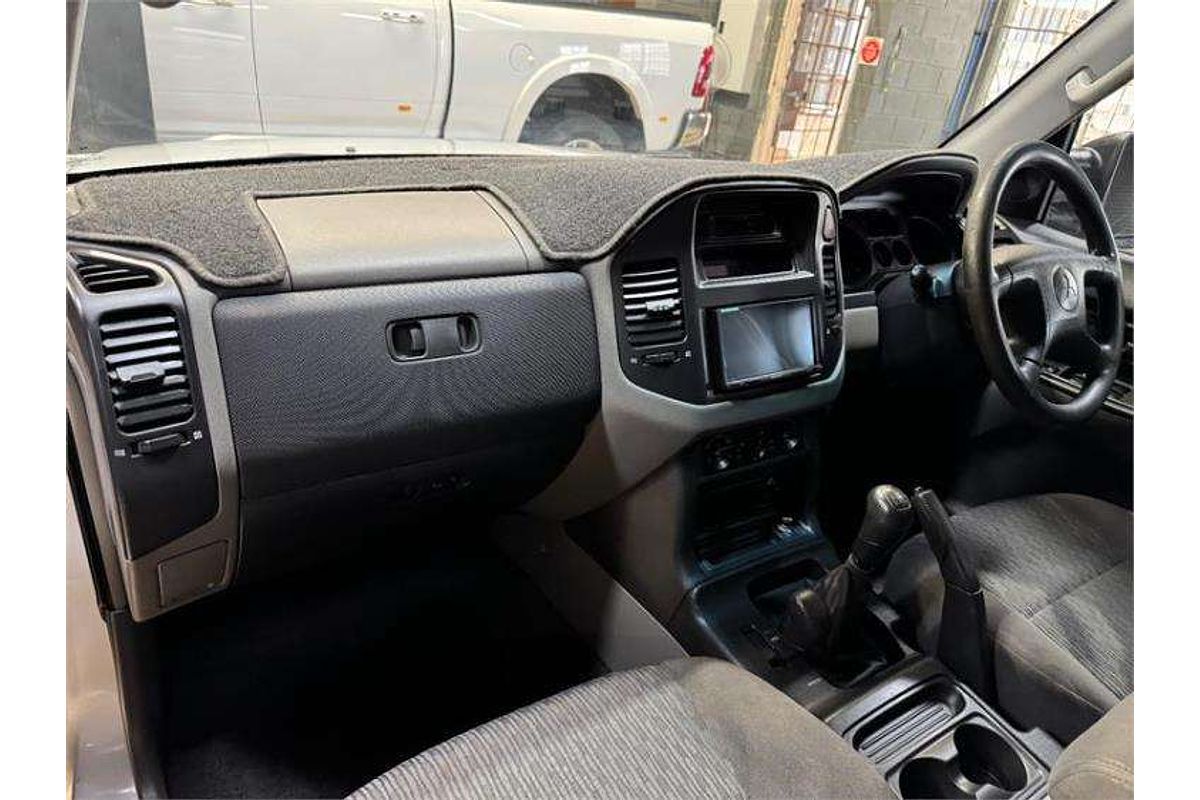 2003 Mitsubishi Pajero GLX NP