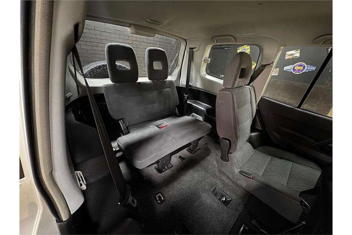 2003 Mitsubishi Pajero GLX NP