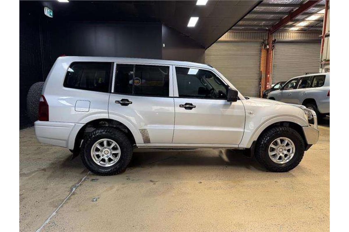 2003 Mitsubishi Pajero GLX NP