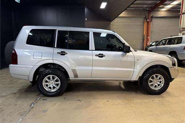2003 Mitsubishi Pajero GLX NP