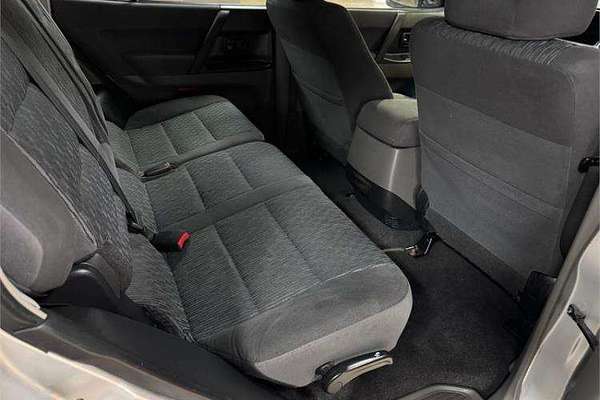 2003 Mitsubishi Pajero GLX NP
