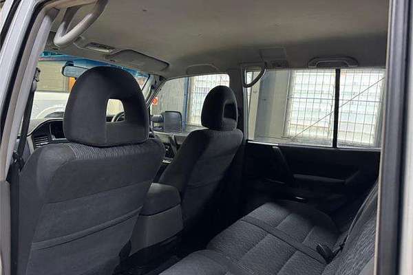 2003 Mitsubishi Pajero GLX NP