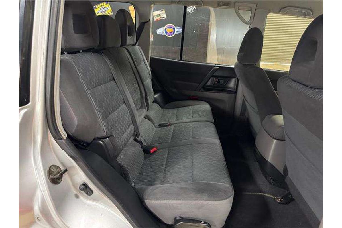 2003 Mitsubishi Pajero GLX NP