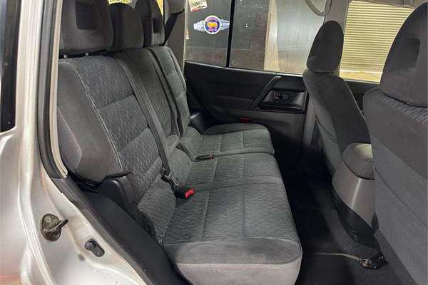 2003 Mitsubishi Pajero GLX NP