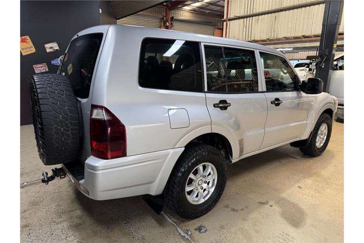 2003 Mitsubishi Pajero GLX NP