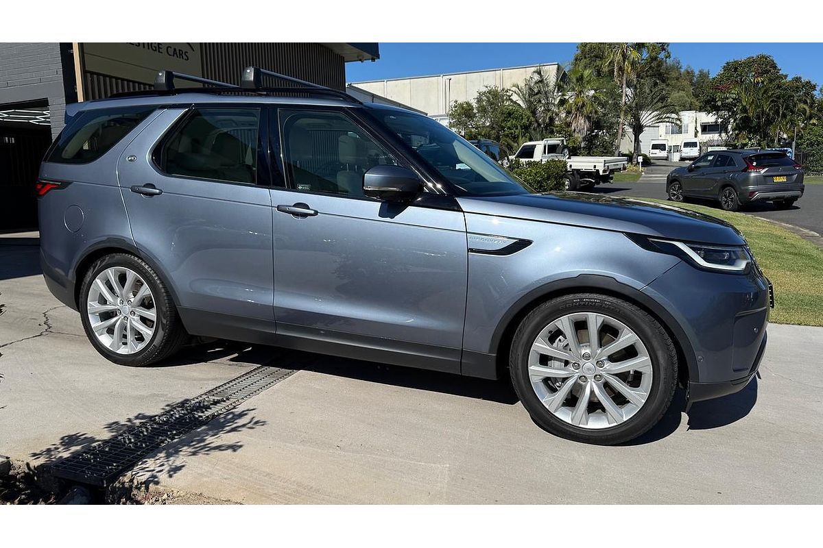 2021 Land Rover Discovery D300 SE Series 5