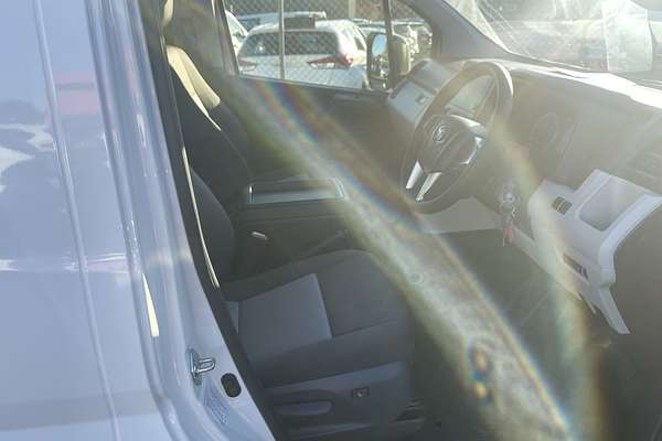 2025 Toyota Hiace Commuter GDH322R
