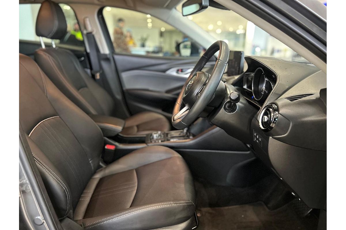 2023 Mazda CX-3 sTouring DK