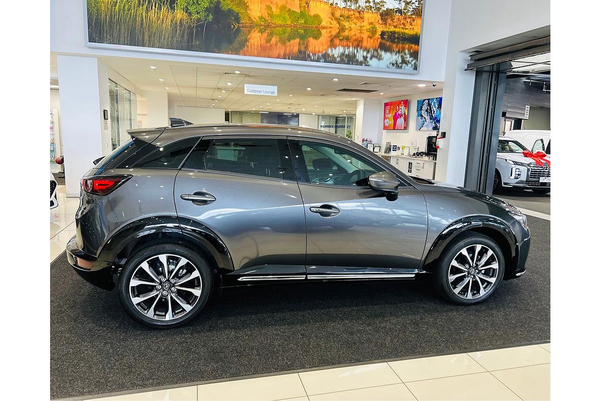 2023 Mazda CX-3 sTouring DK
