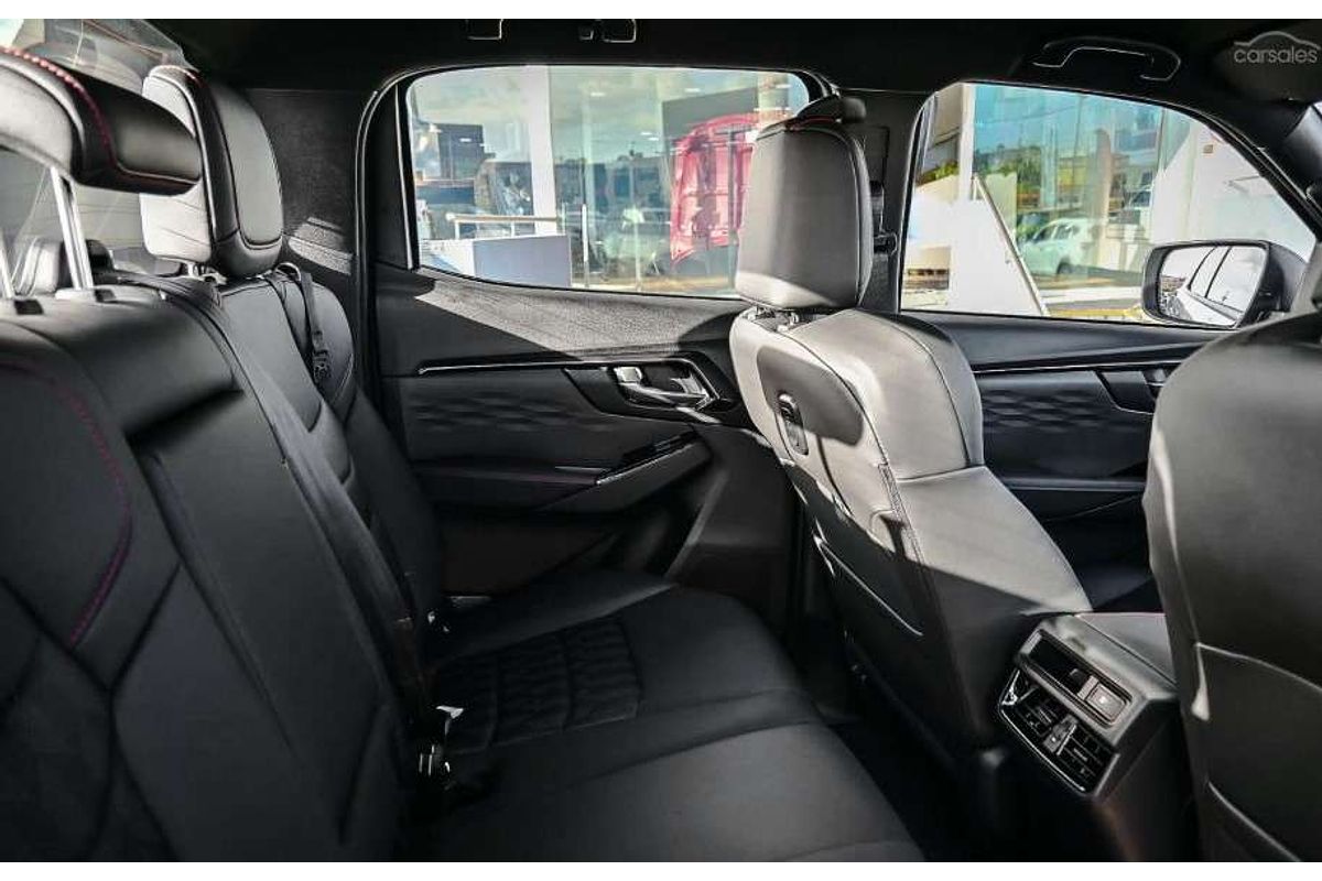 2025 Isuzu D-MAX X-TERRAIN 4X4