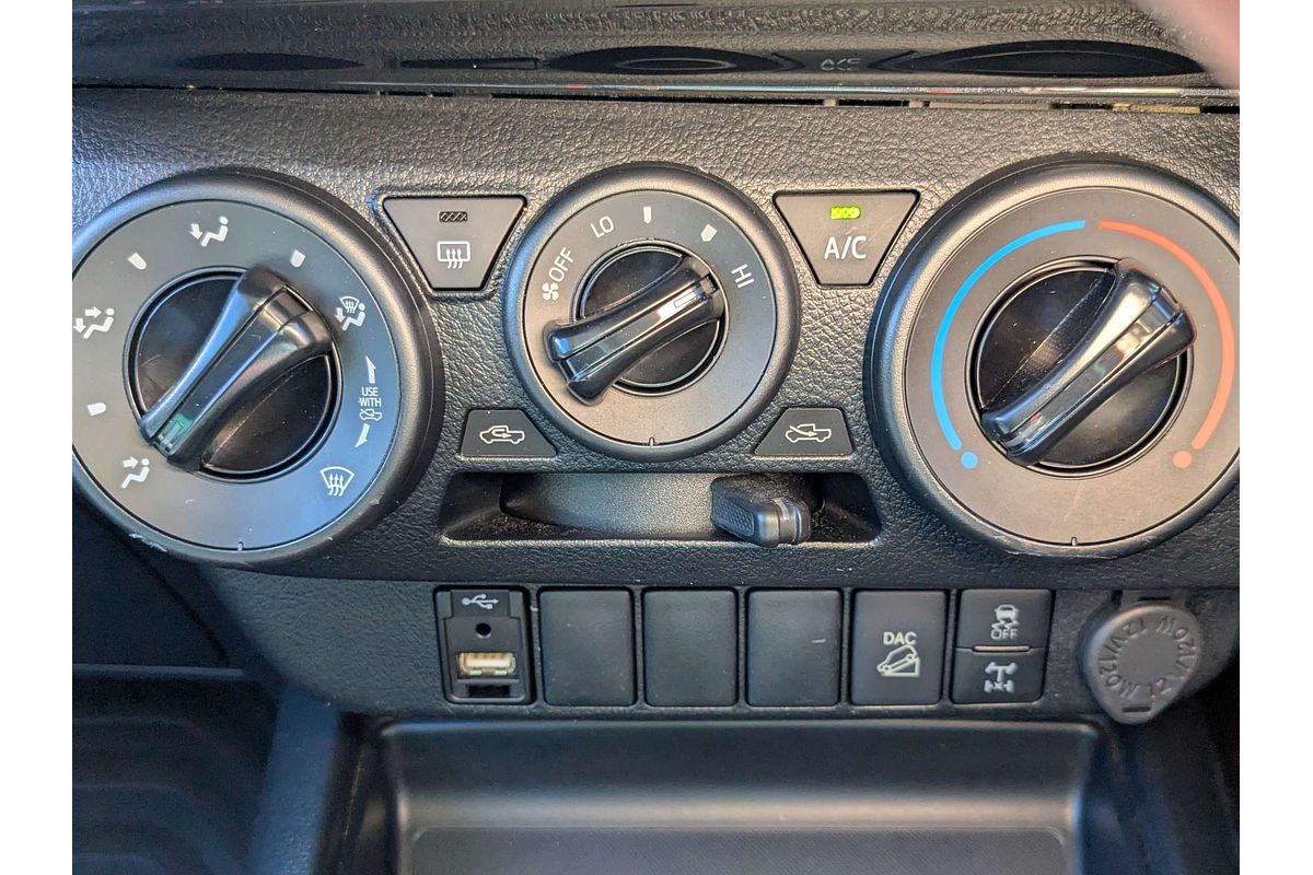 2020 Toyota Hilux SR GUN126R 4X4