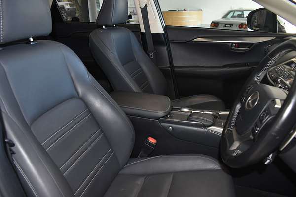 2017 Lexus NX NX300h Luxury AYZ10R
