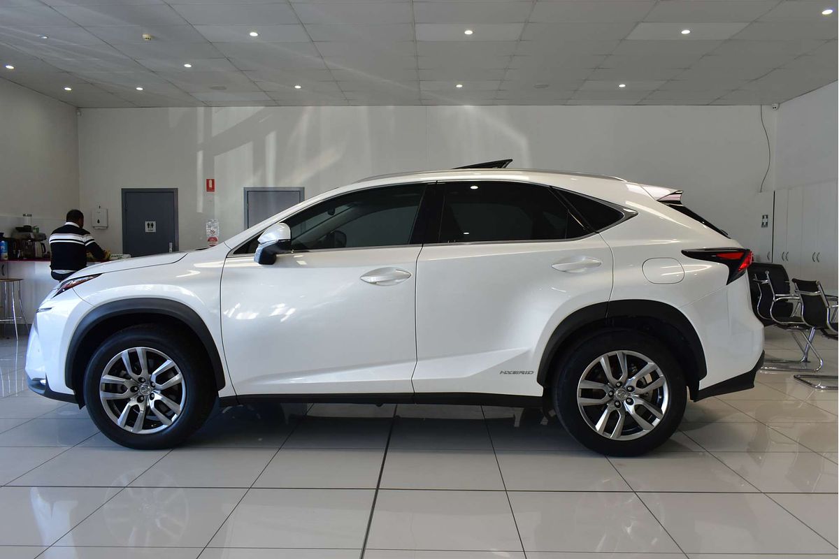 2017 Lexus NX NX300h Luxury AYZ10R