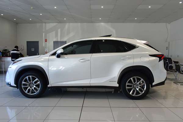 2017 Lexus NX NX300h Luxury AYZ10R