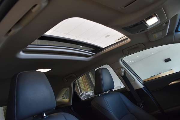 2017 Lexus NX NX300h Luxury AYZ10R
