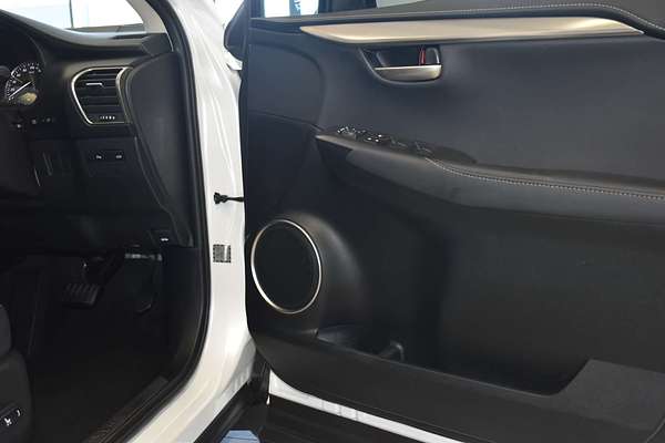 2017 Lexus NX NX300h Luxury AYZ10R