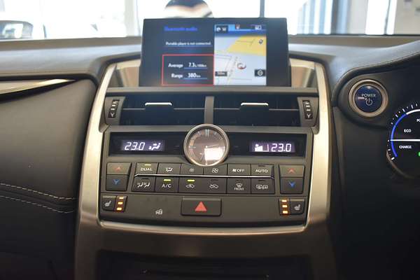2017 Lexus NX NX300h Luxury AYZ10R