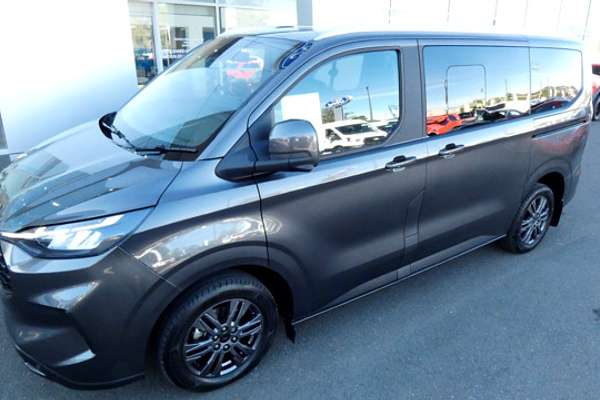 2024 Ford Transit Custom